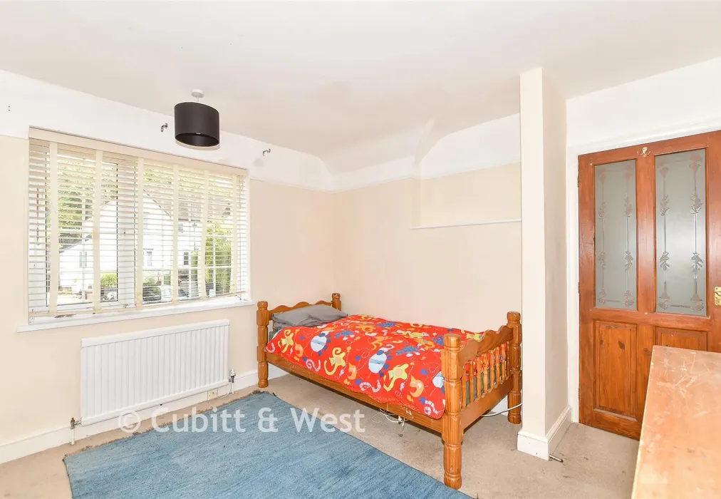 Bedroom 1 - Linnell Road, Redhill, Surrey - Wards of Kent