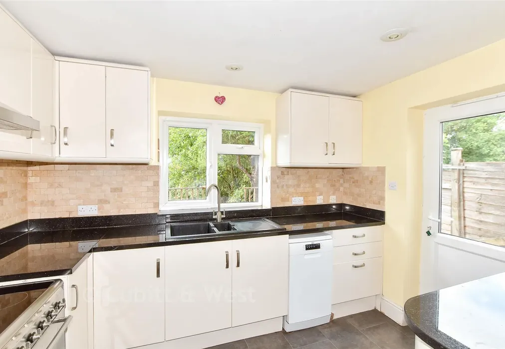 Kitchen/Breakfast Room - Linnell Road, Redhill, Surrey - Wards of Kent
