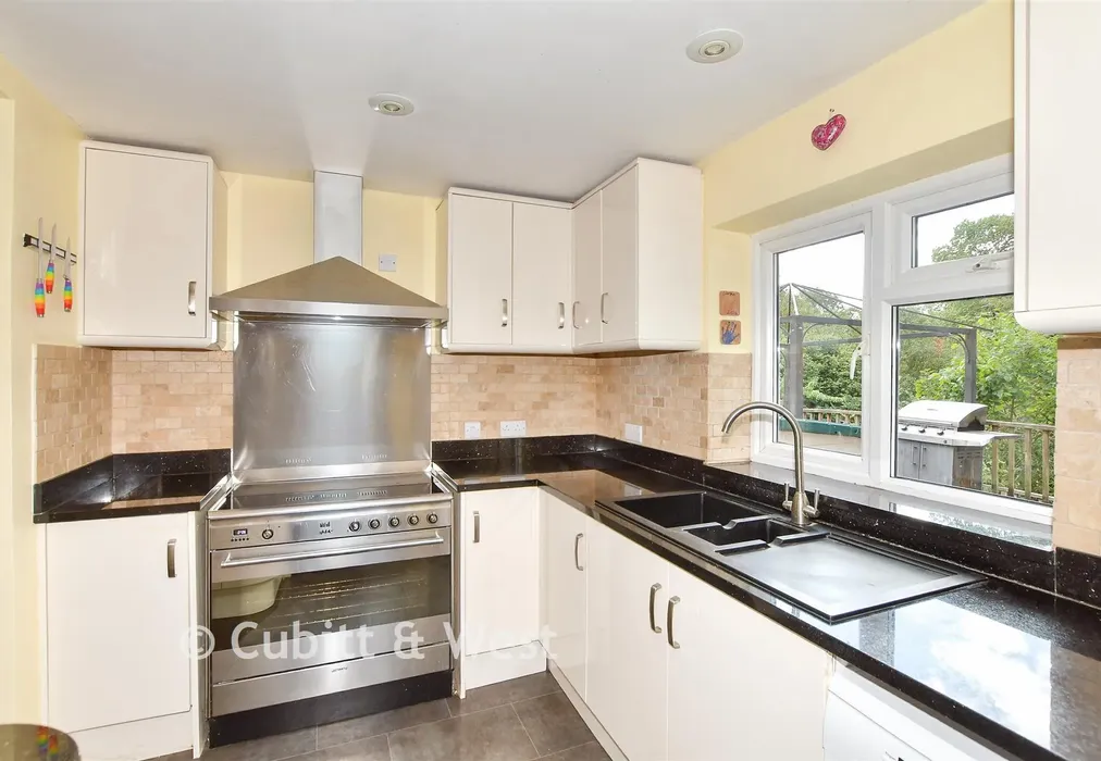 Kitchen/Breakfast Room - Linnell Road, Redhill, Surrey - Wards of Kent