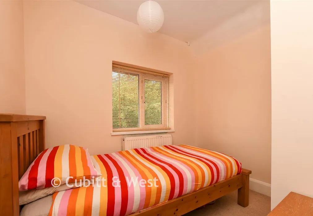 Bedroom 3 - Linnell Road, Redhill, Surrey - Wards of Kent