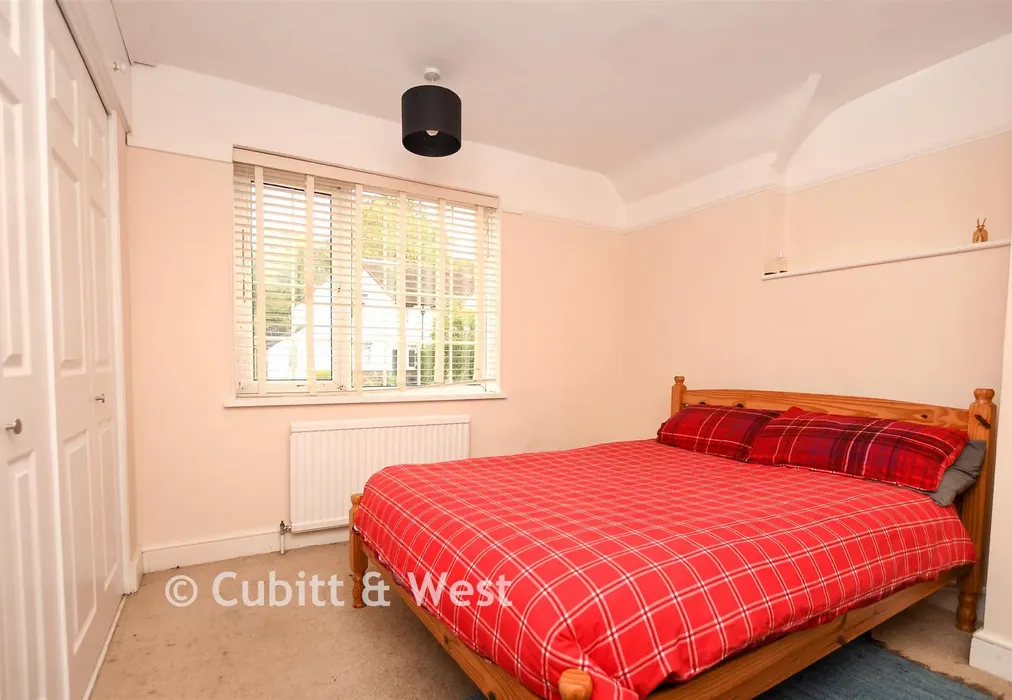 Bedroom 1 - Linnell Road, Redhill, Surrey - Wards of Kent