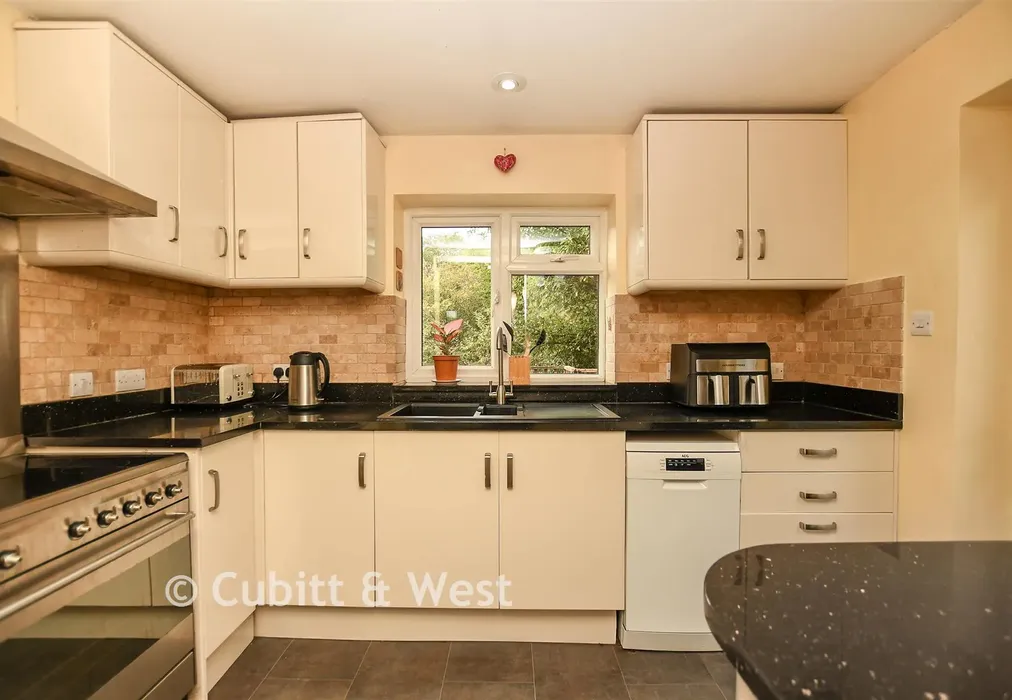 Kitchen - Linnell Road, Redhill, Surrey - Wards of Kent