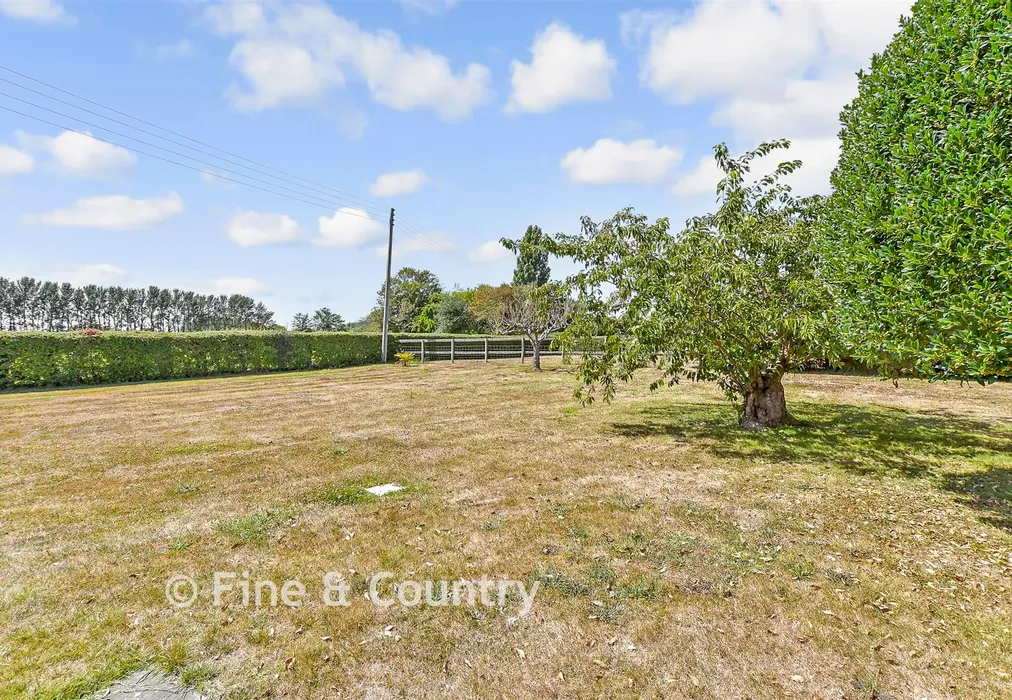 Rear Garden - Grove, Grove, Kent - Wards of Kent