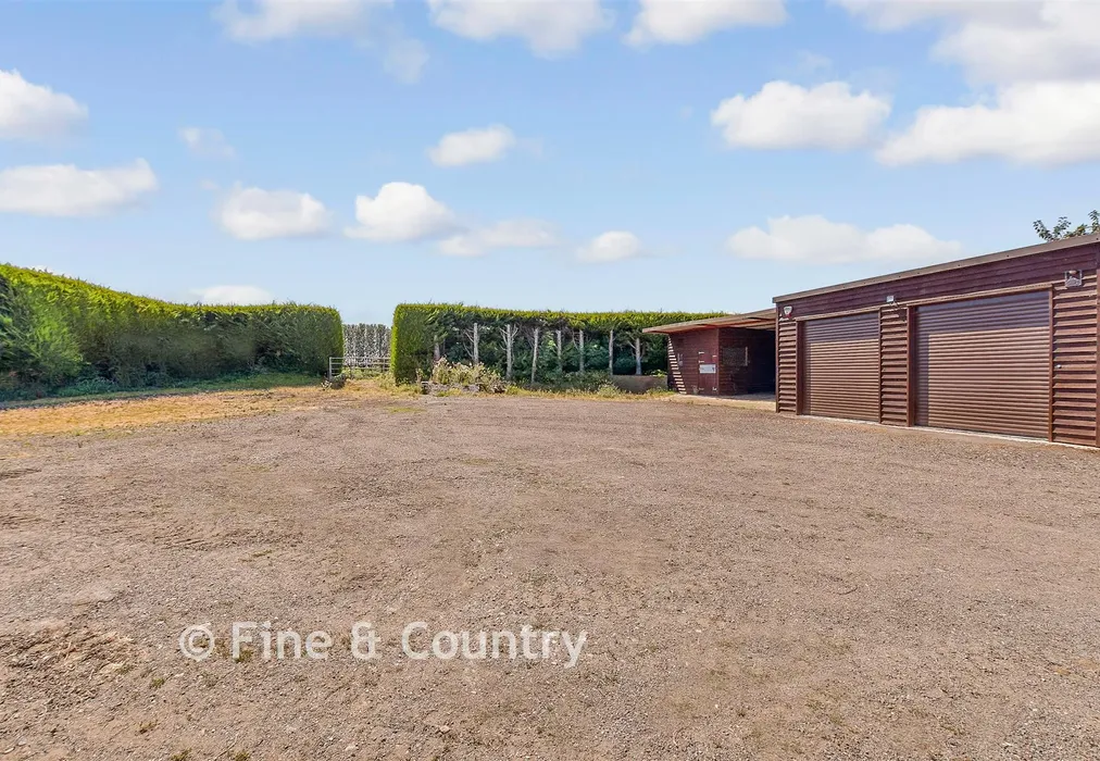 Driveway/Parking - Grove, Grove, Kent - Wards of Kent