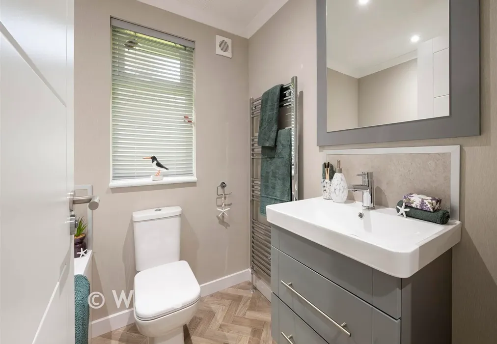 Bathroom - Oakside Park, London Road, Dunkirk, Kent - Wards of Kent