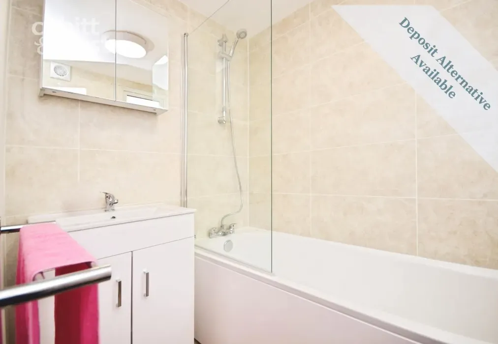 Bathroom - DEPOSIT ALTERNATIVE AVAILABLE, Bonchurch Road, BN2 - Wards of Kent
