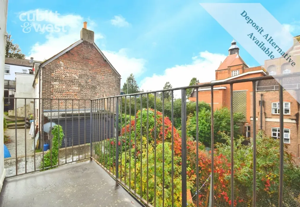 Balcony - DEPOSIT ALTERNATIVE AVAILABLE, Bonchurch Road, BN2 - Wards of Kent