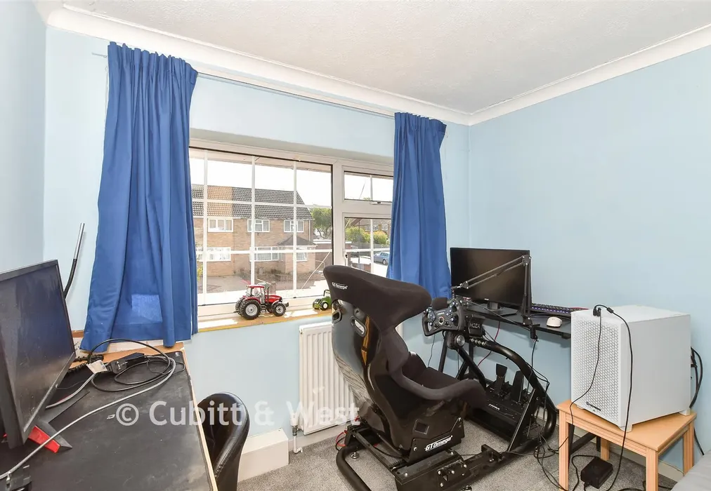 Bedroom 3 - Parkway, Pound Hill, Crawley, West Sussex - Wards of Kent