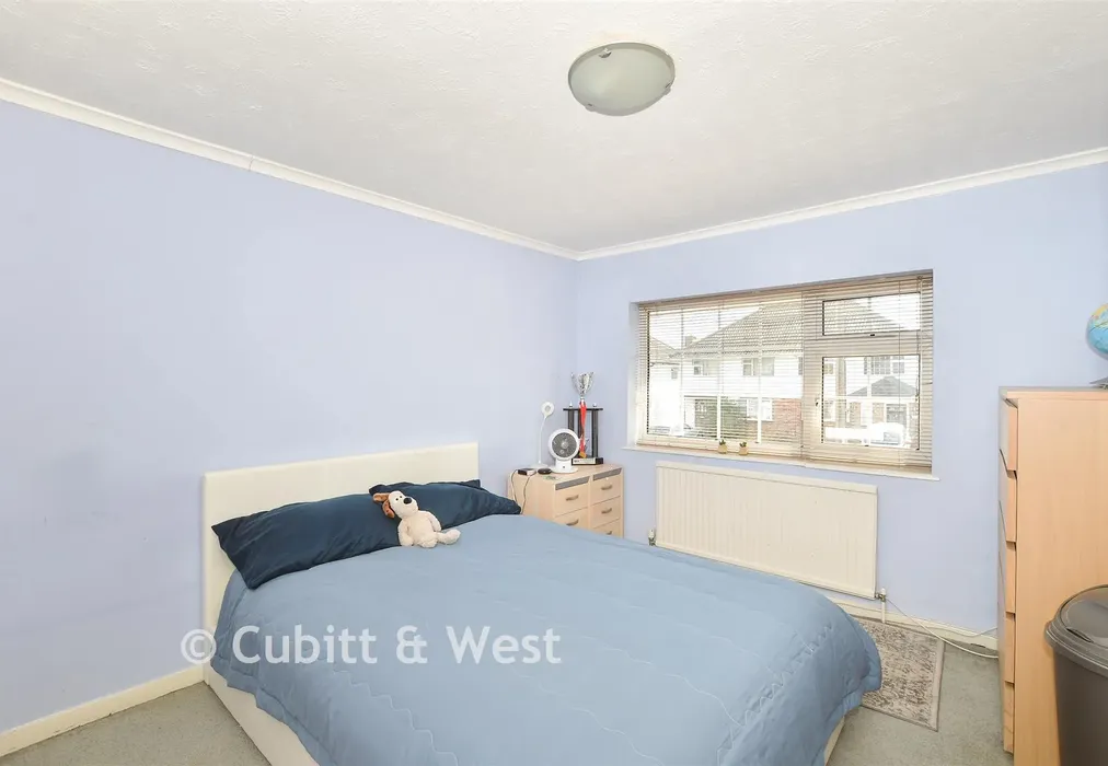 Bedroom 2 - Parkway, Pound Hill, Crawley, West Sussex - Wards of Kent