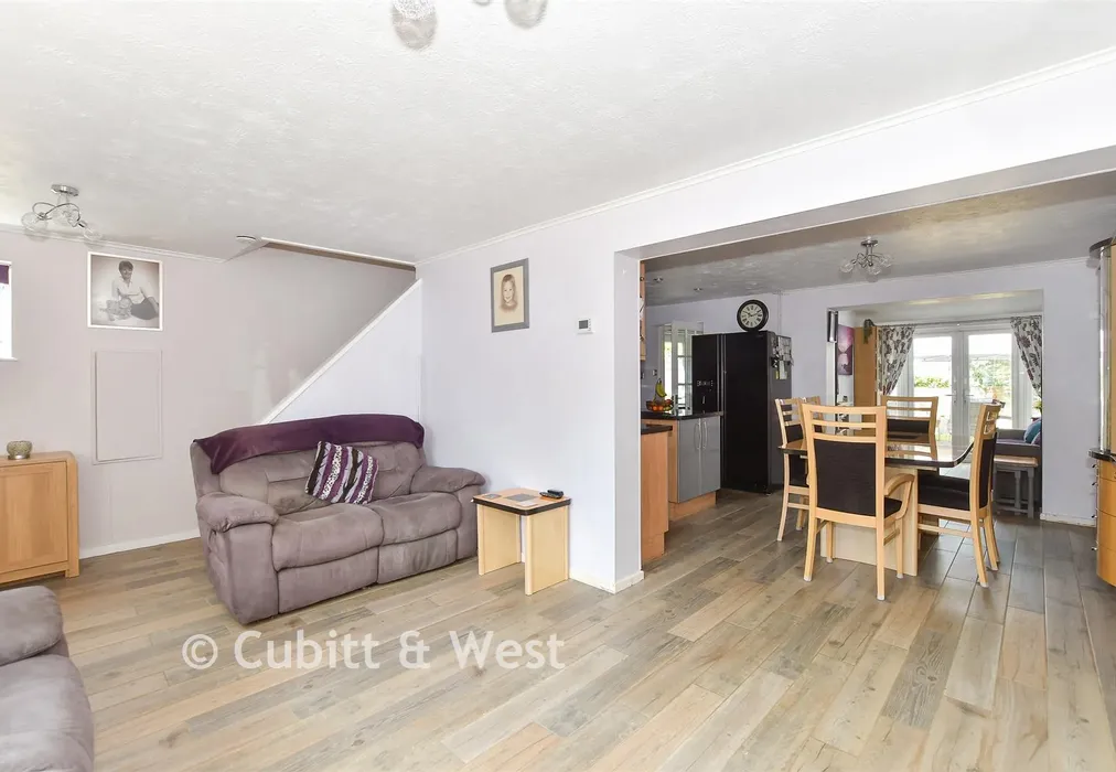 Lounge - Parkway, Pound Hill, Crawley, West Sussex - Wards of Kent