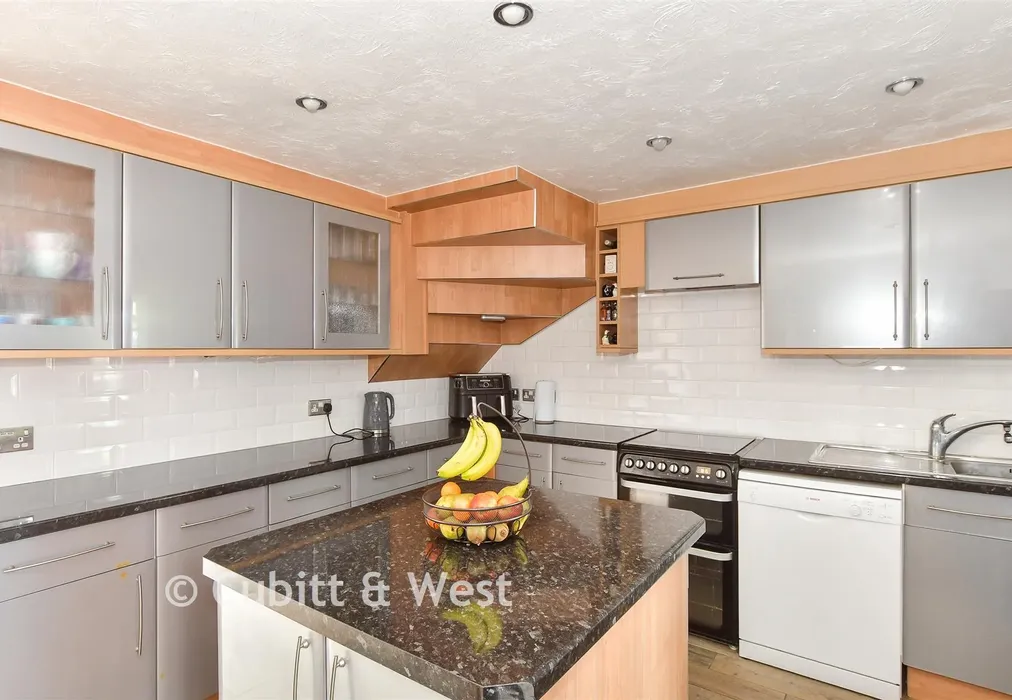 Kitchen/Diner - Parkway, Pound Hill, Crawley, West Sussex - Wards of Kent