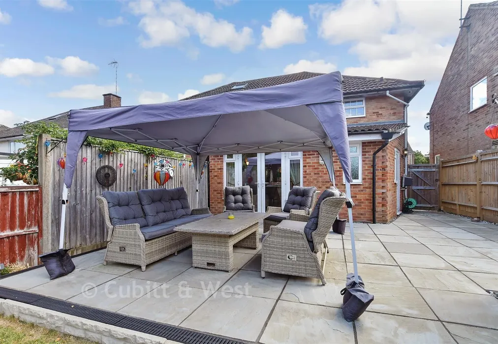 Rear Garden - Parkway, Pound Hill, Crawley, West Sussex - Wards of Kent