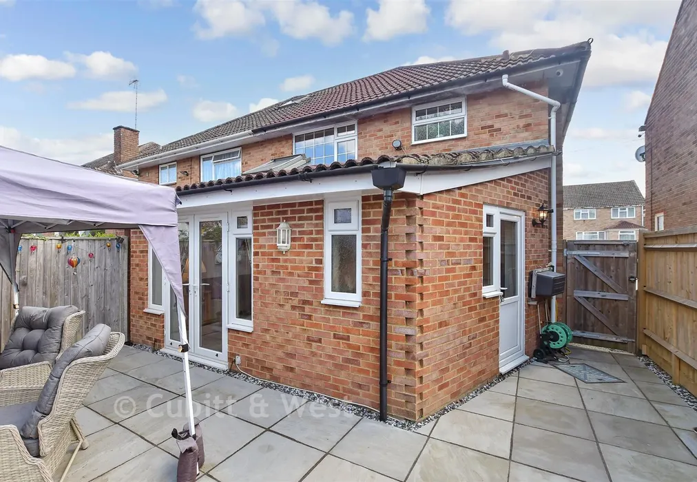 Rear Garden - Parkway, Pound Hill, Crawley, West Sussex - Wards of Kent