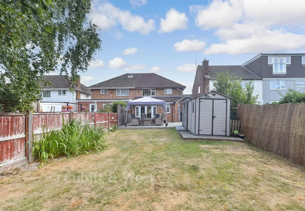 Rear Garden - Parkway, Pound Hill, Crawley, West Sussex - Wards of Kent