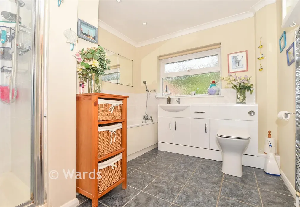 Bathroom - North Road, Hythe, Kent - Wards of Kent