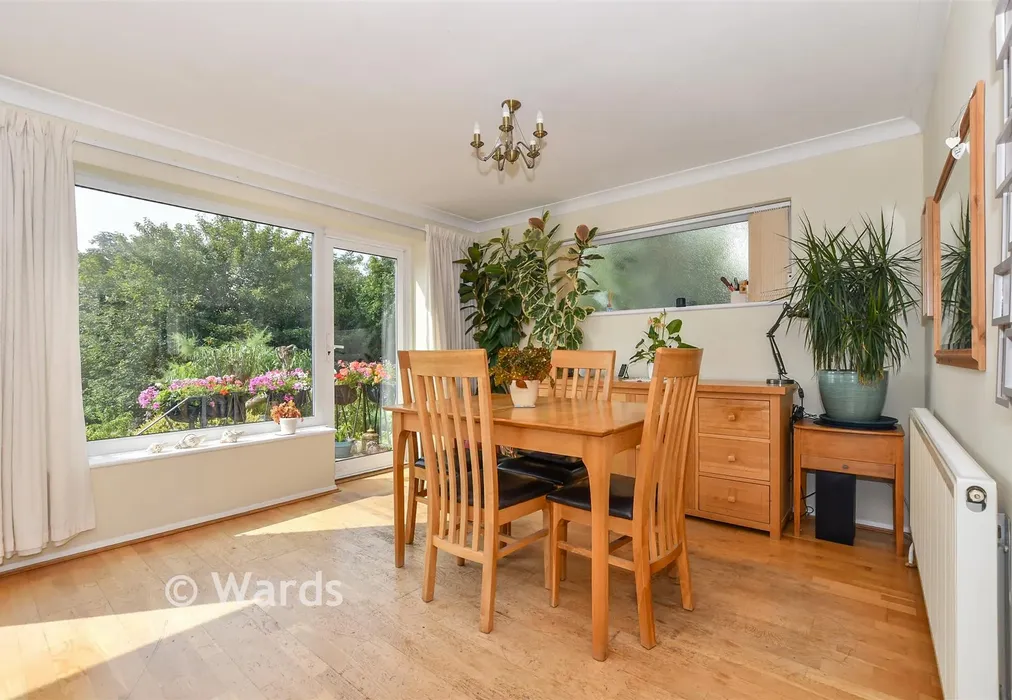 Lounge/Diner - North Road, Hythe, Kent - Wards of Kent