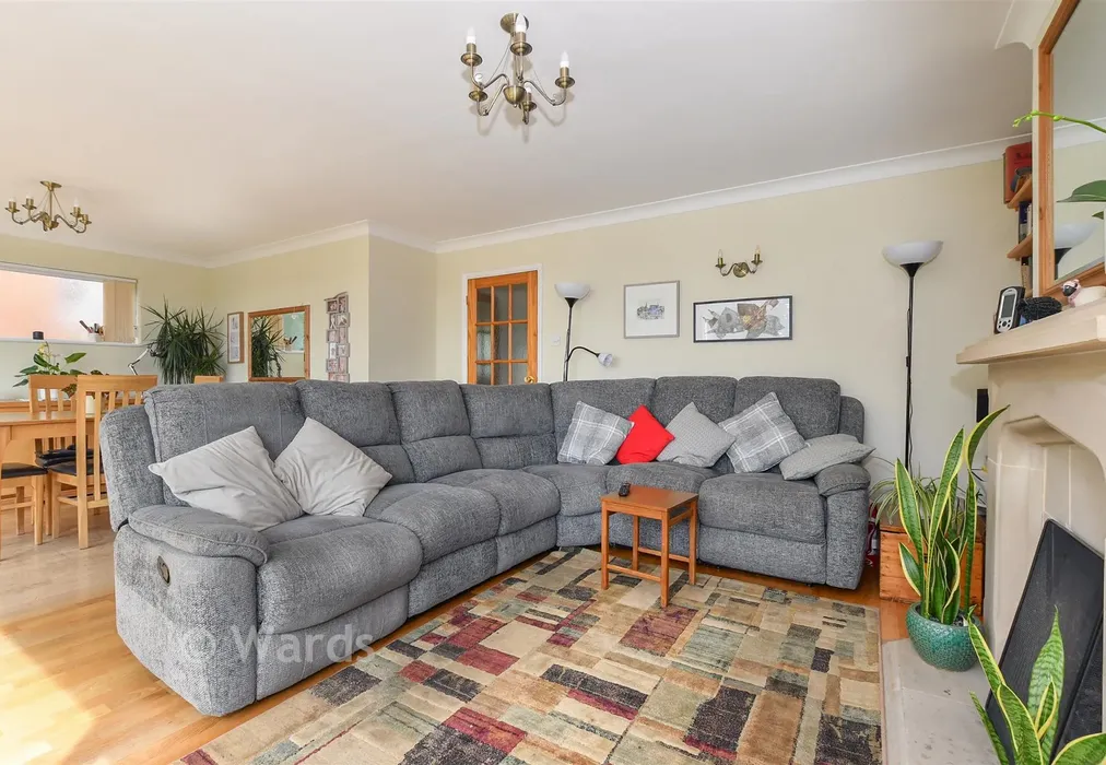 Lounge/Diner - North Road, Hythe, Kent - Wards of Kent