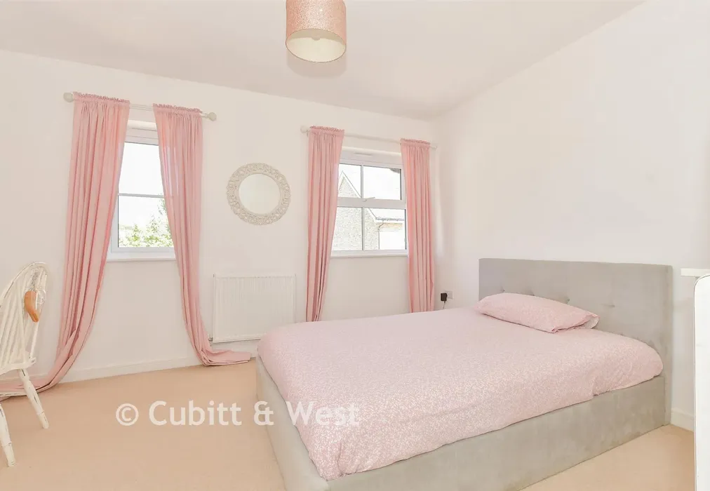 Bedroom 1 - Onslow Walk, Broadbridge Heath, West Sussex - Wards of Kent