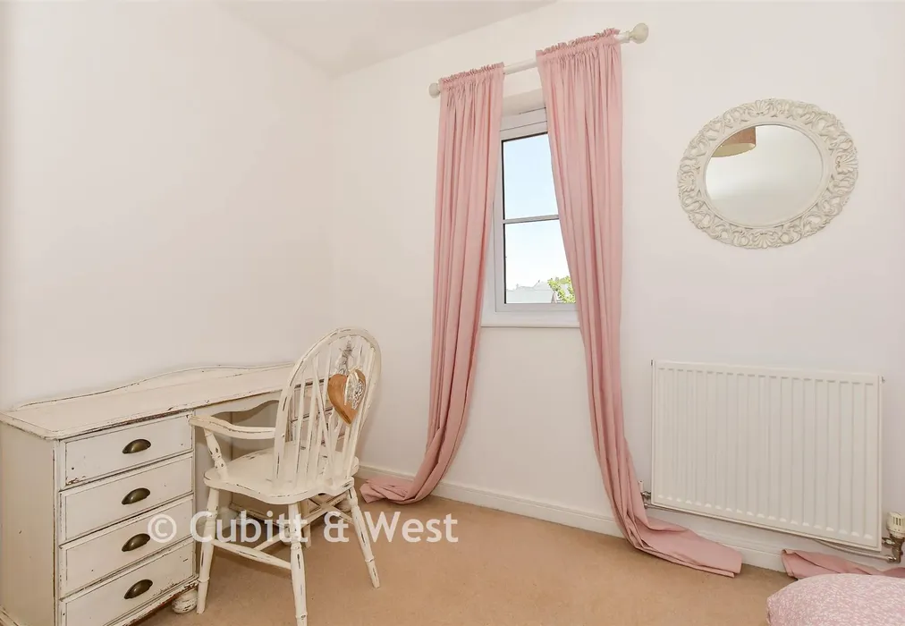 Bedroom 1 - Onslow Walk, Broadbridge Heath, West Sussex - Wards of Kent