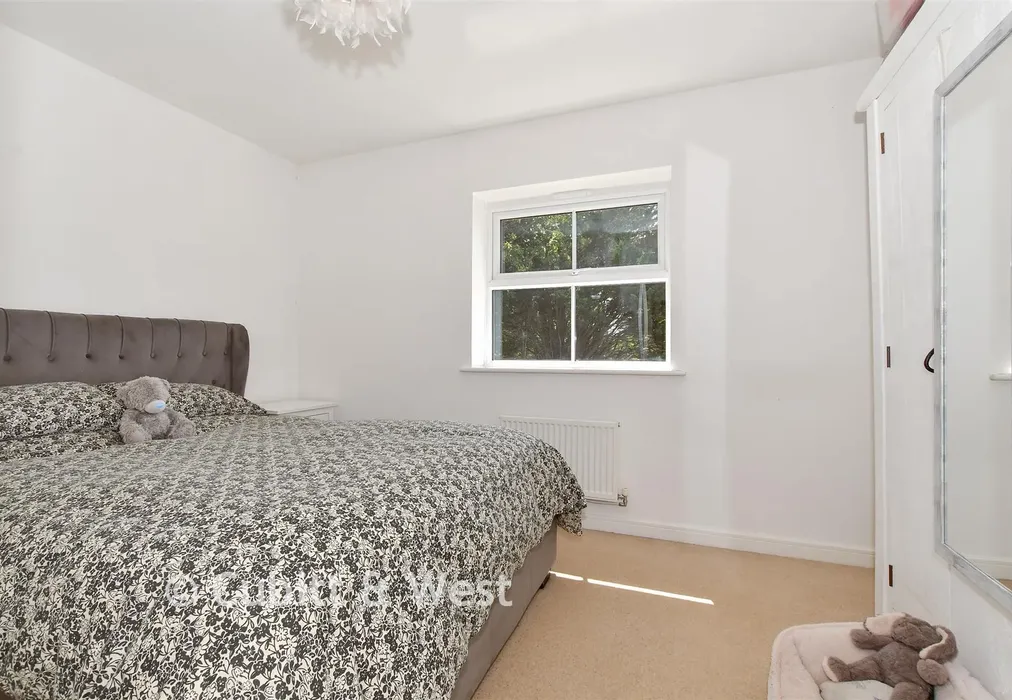 Bedroom 2 - Onslow Walk, Broadbridge Heath, West Sussex - Wards of Kent