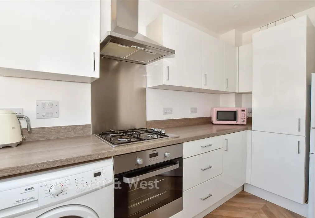 Kitchen - Onslow Walk, Broadbridge Heath, West Sussex - Wards of Kent