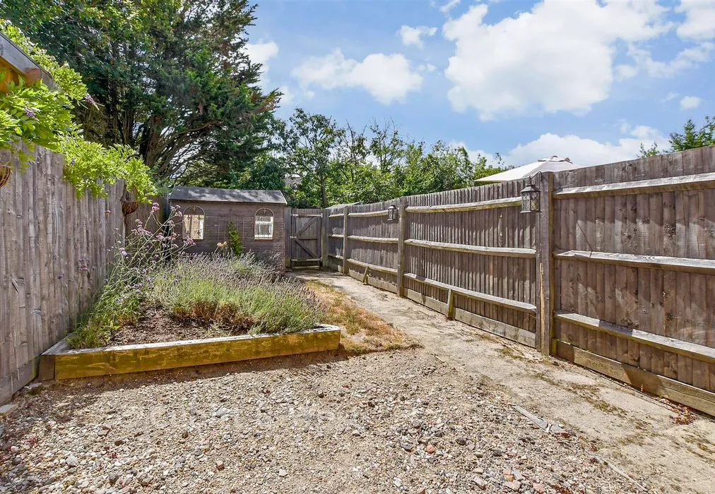 Rear Garden - Onslow Walk, Broadbridge Heath, West Sussex - Wards of Kent