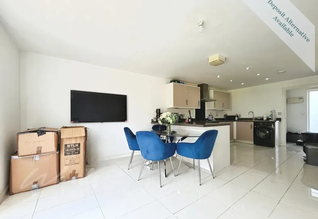 Dining Area - Southfields Green Gravesend DA11 - Wards of Kent