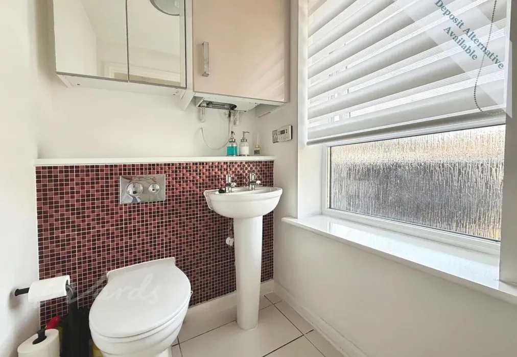 Cloakroom - Southfields Green Gravesend DA11 - Wards of Kent