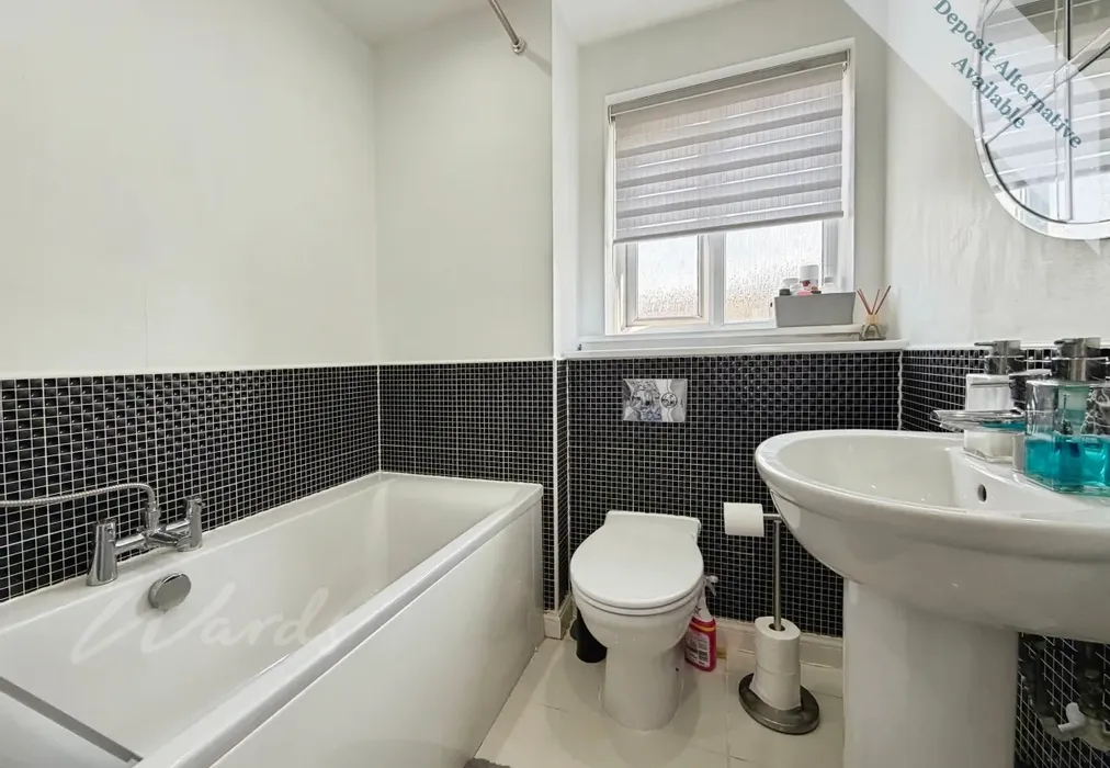 Bathroom - Southfields Green Gravesend DA11 - Wards of Kent