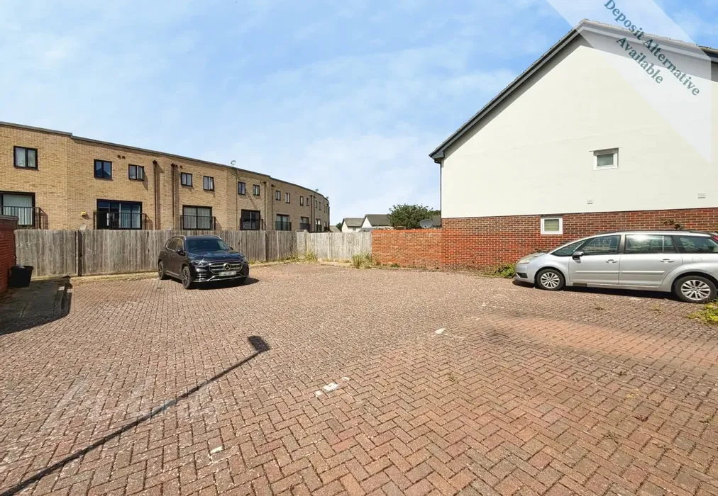 Parking - Southfields Green Gravesend DA11 - Wards of Kent