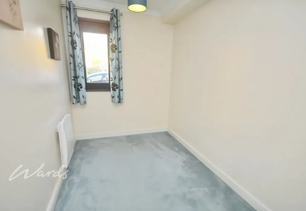 Bedroom 2 - Louvain Road Greenhithe DA9 - Wards of Kent