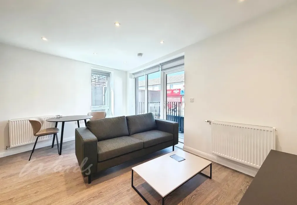 Lounge. - Truman Way Dartford DA1 - Wards of Kent
