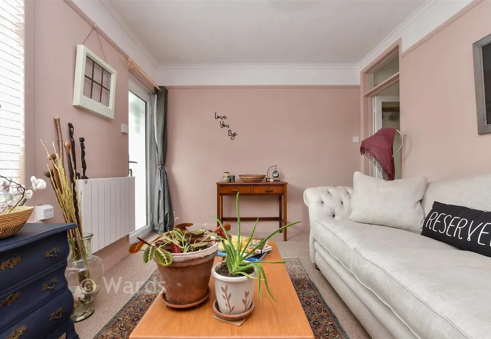 Lounge - St. Benet's Road, Westgate-On-Sea, Kent - Wards of Kent