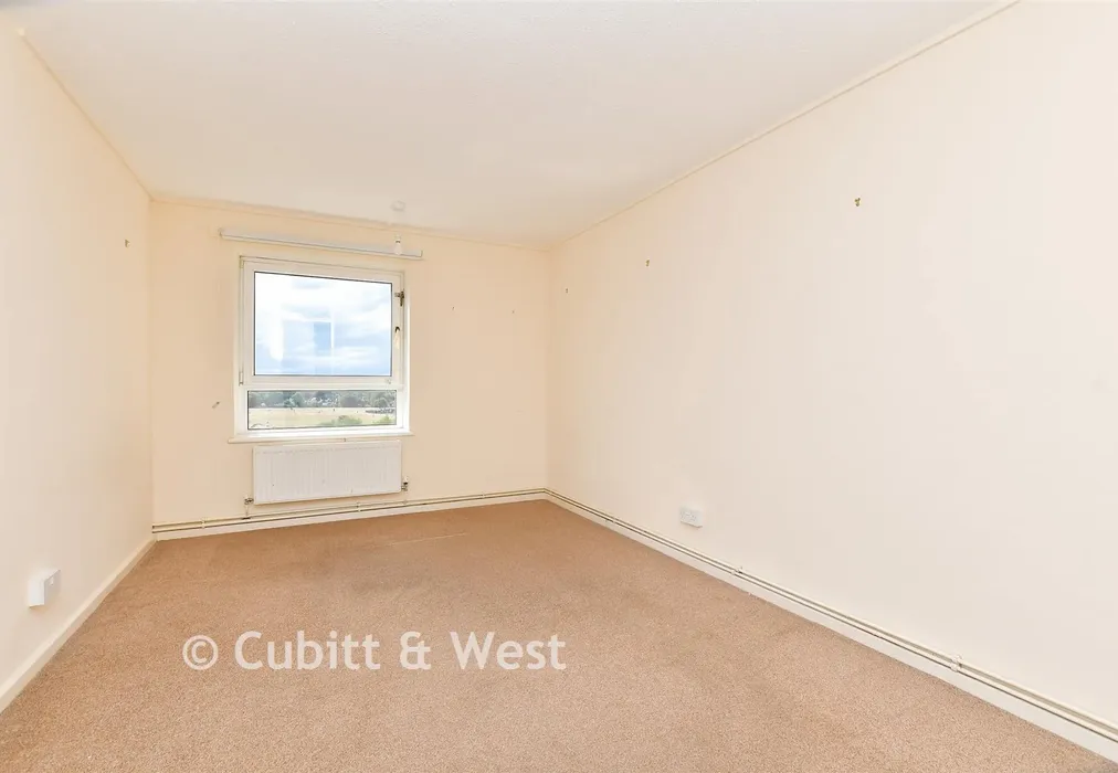 Bedroom 1 - Basinghall Gardens, South Sutton, Surrey - Wards of Kent