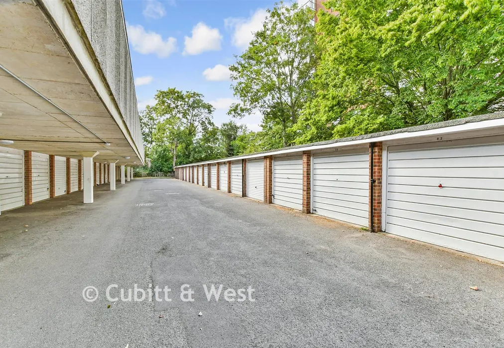 Garage - Basinghall Gardens, South Sutton, Surrey - Wards of Kent