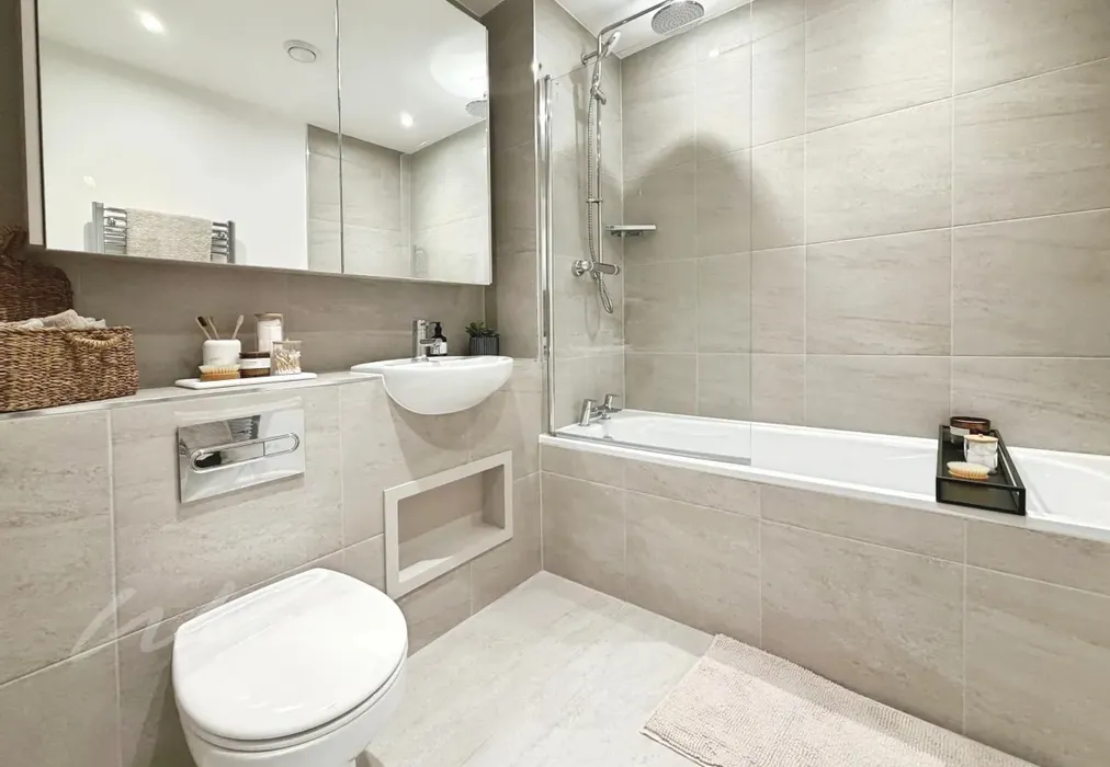 Bathroom - Truman Way Dartford DA1 - Wards of Kent
