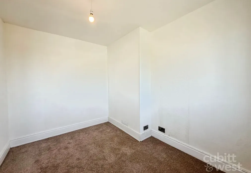  - Sea View Road Hayling Island PO11 - Wards of Kent