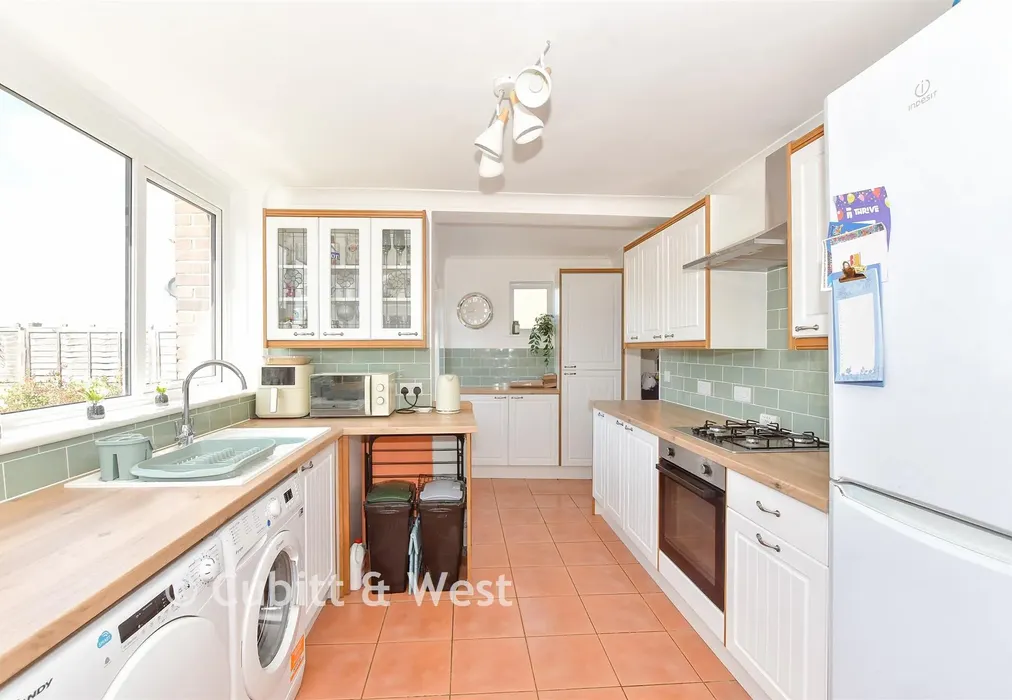 Kitchen/Dining Room - Oakshott Drive, West Leigh, Havant, Hampshire - Wards of Kent