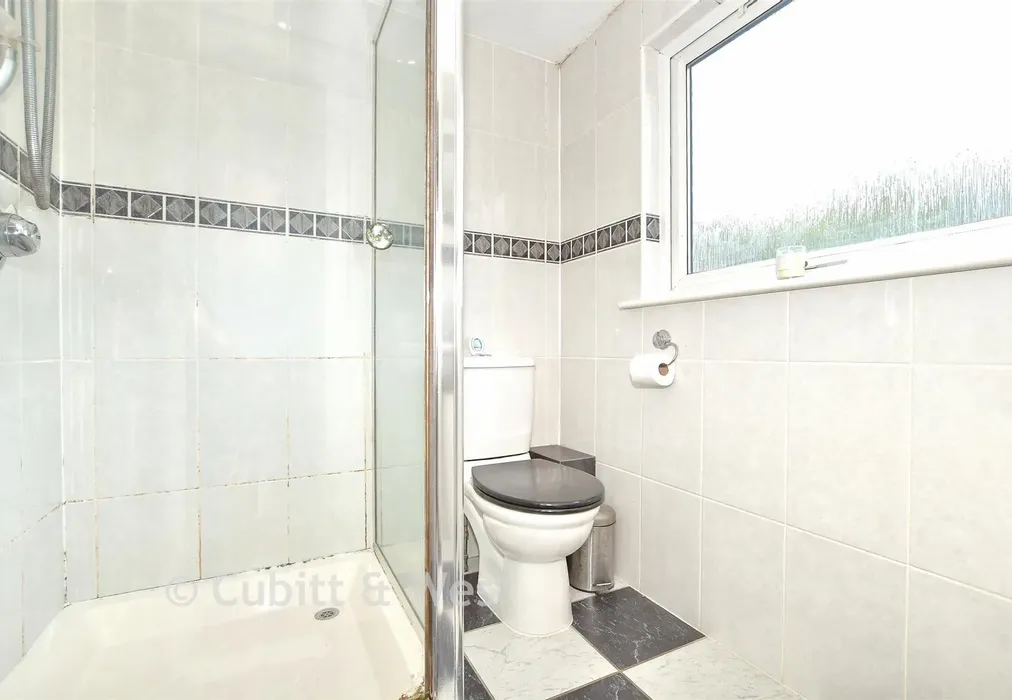En-Suite Shower Room - Noel Green, Burgess Hill, West Sussex - Wards of Kent