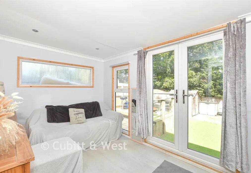 Family Room - Noel Green, Burgess Hill, West Sussex - Wards of Kent