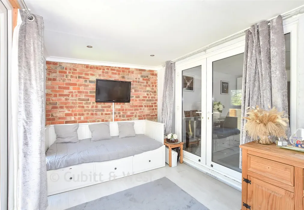 Family Room - Noel Green, Burgess Hill, West Sussex - Wards of Kent