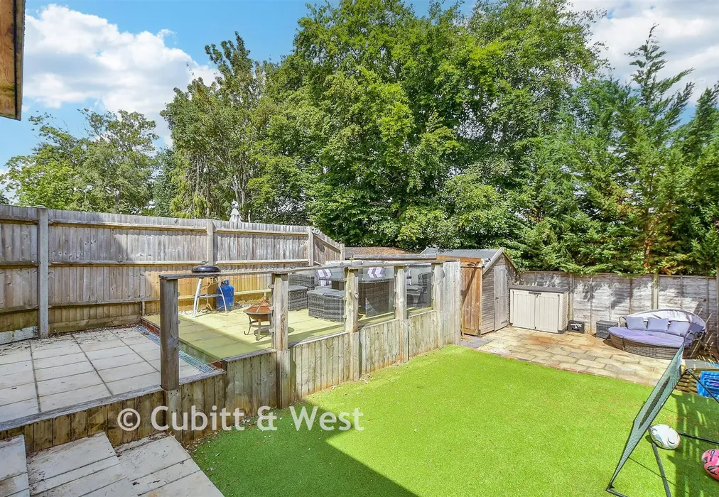 Rear Garden - Noel Green, Burgess Hill, West Sussex - Wards of Kent