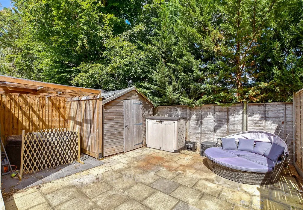Rear Garden - Noel Green, Burgess Hill, West Sussex - Wards of Kent
