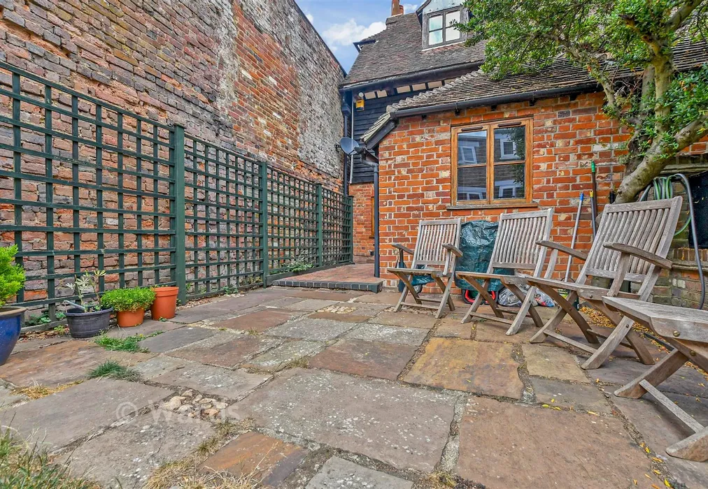 Patio / Decking - Churchyard, Ashford, Kent - Wards of Kent