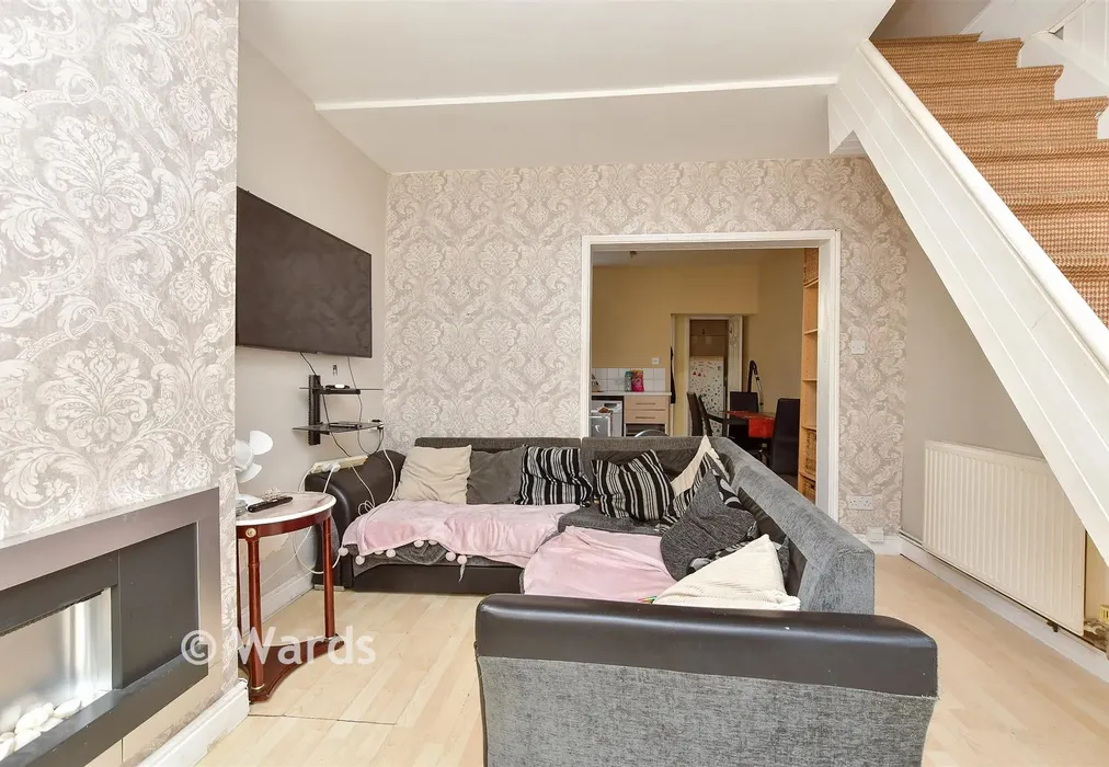 Lounge - East Lane, Blue Town, Kent - Wards of Kent