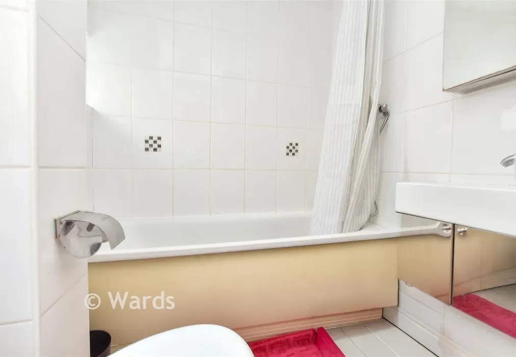 Bathroom - East Lane, Blue Town, Kent - Wards of Kent