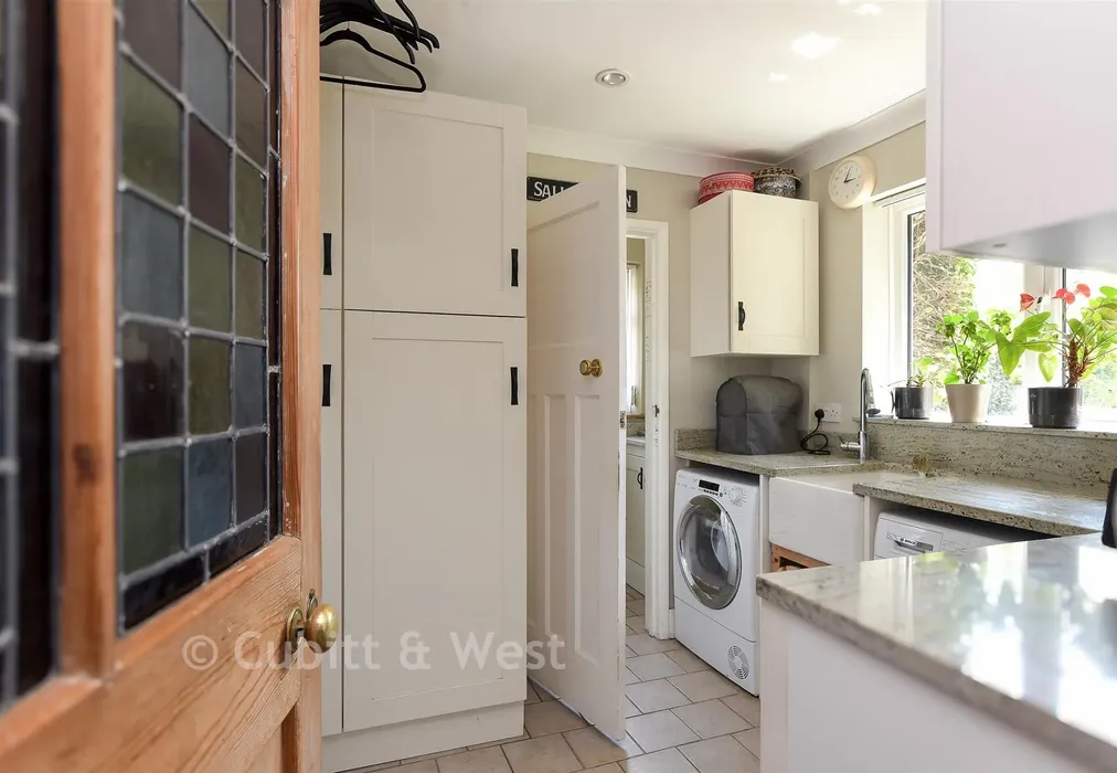 Internal Lifestyle Photograph - Horley Road, Redhill, Surrey - Wards of Kent