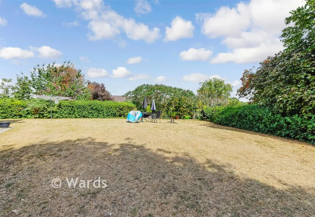 Communal Gardens - Griffin Walk, Greenhithe, Kent - Wards of Kent
