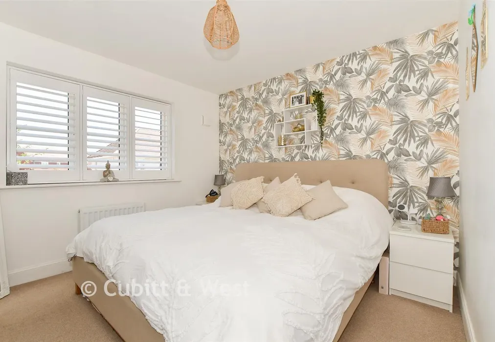 Bedroom 1 - Centenary Road, Southwater, West Sussex - Wards of Kent