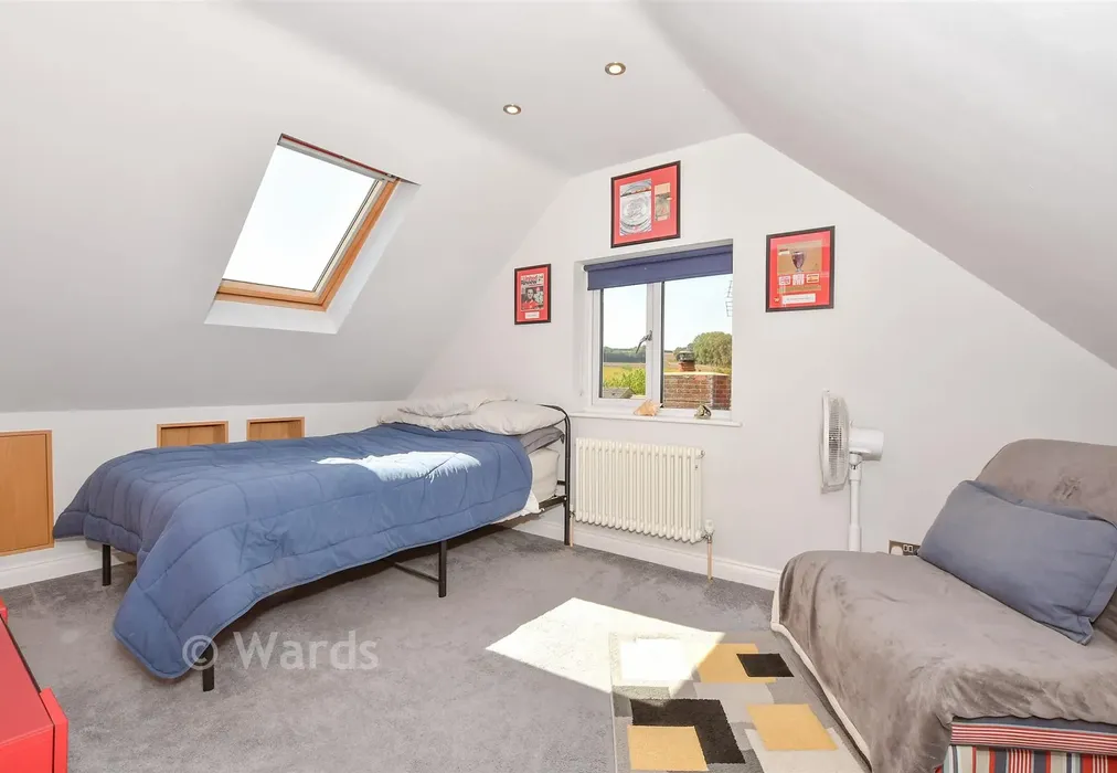 Bedroom 1 - Lower Road, East Farleigh, Maidstone, Kent - Wards of Kent